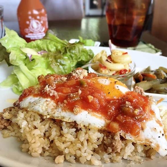 のインスタグラム：「. みなさん、夏バテしていませんか😰💦？ . オーガニック料理やオーガニックドリンクを投稿する時は是非「#ベジ部」と「#todaysvege」のハッシュタグをつけて投稿してください🌿 素敵な投稿はベジ部がリポストします！ みなさんで健康な毎日をシェアしましょう😊 . ベジ部には、オーガニックの楽しさを共有する無料のコミュニティがあります♪ オーガニックに関わる情報交換や交流の場として、ぜひお気軽にご参加ください✨ 詳しくはプロフィールのURLをチェック✔️ . Repost from @m.asami06  昨日のらんちー😋💕 ヤーコンのキンピラ？うまー😍 食感好きなやーつ✨  #ジャムカフェガーデン #カフェ #カフェ部 #カフェ巡り #オーガニック #オーガニックカフェ #ランチ #カフェランチ #ガパオライス #タコライス #どっちなんだ #cafe #lunch #cafelunch #jamcafegarden #organic #カフェ好きな人と繋がりたい #カフェスタグラム #ワンプレートランチ #ワンプレートごはん #プレートごはん #プレートランチ #日々の暮らし #暮らしを楽しむ」