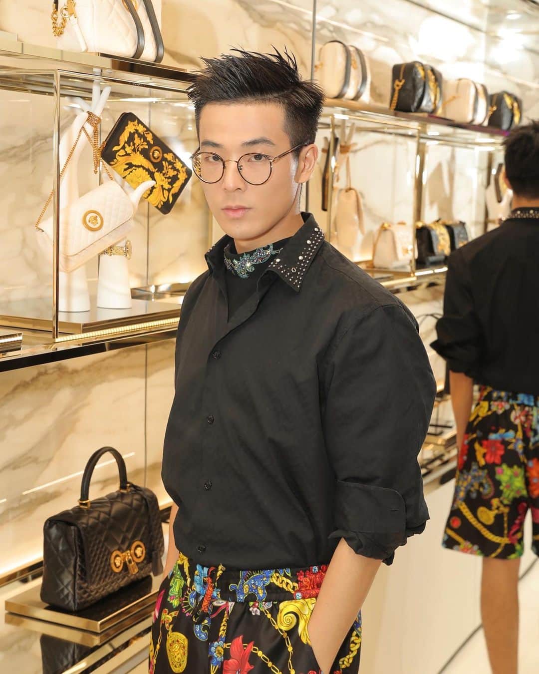 JiweiJWさんのインスタグラム写真 - (JiweiJWInstagram)「@versace New flagship store opening party in Beijing  Thanks for having me #Versace #store #fashion #brand」6月26日 23時21分 - jiweijw