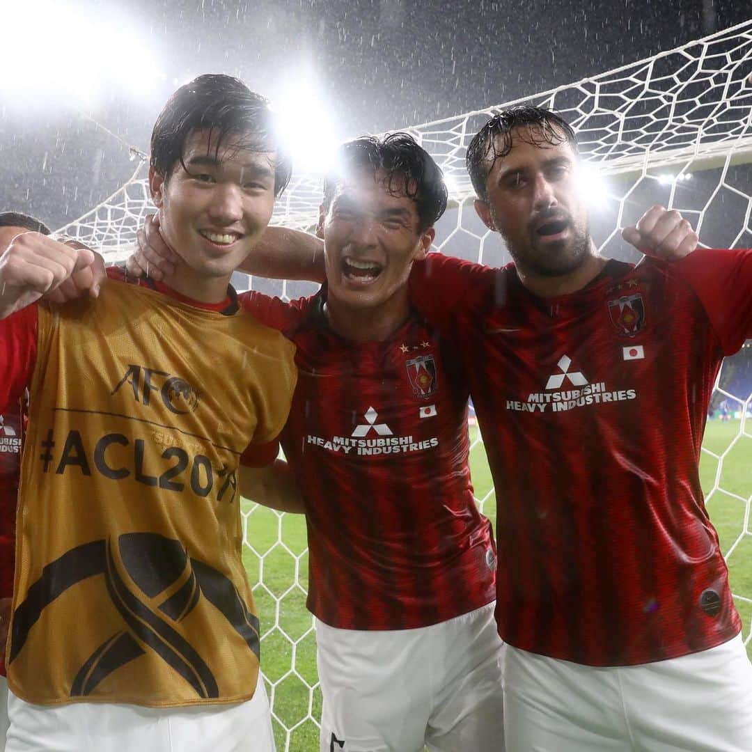 のインスタグラム：「. 敵地で逆転8強！ （2019.06.26） . 📷Photo by Chung Sung-Jun/Getty Images . #浦和レッズ #UrawaReds #WeAreReds #ACL #AFCChampionsLeague #コトシハJガハンパナイ #明治安田生命J1リーグ #Jリーグ #JLeague #J撮り #J1 #football #サッカーキング #⚽️ #サッカー」