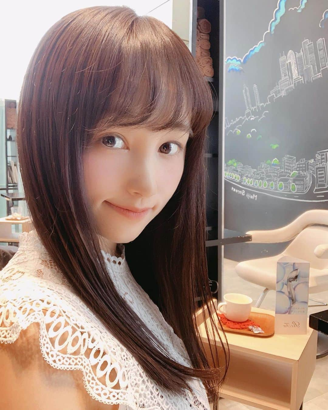 野村日香理さんのインスタグラム写真 - (野村日香理Instagram)「今朝お仕事前に☀︎ ヘアカラーをベージュ系にしました♡💇‍♀️ 今までで一番さらさらになって嬉しいし癒されました✨ HEYKELさんありがとうございました！  #おやすみなさい ⭐  #ヘアケア #HEYKEL #原宿 #美容院」6月26日 23時31分 - nomura.hikari