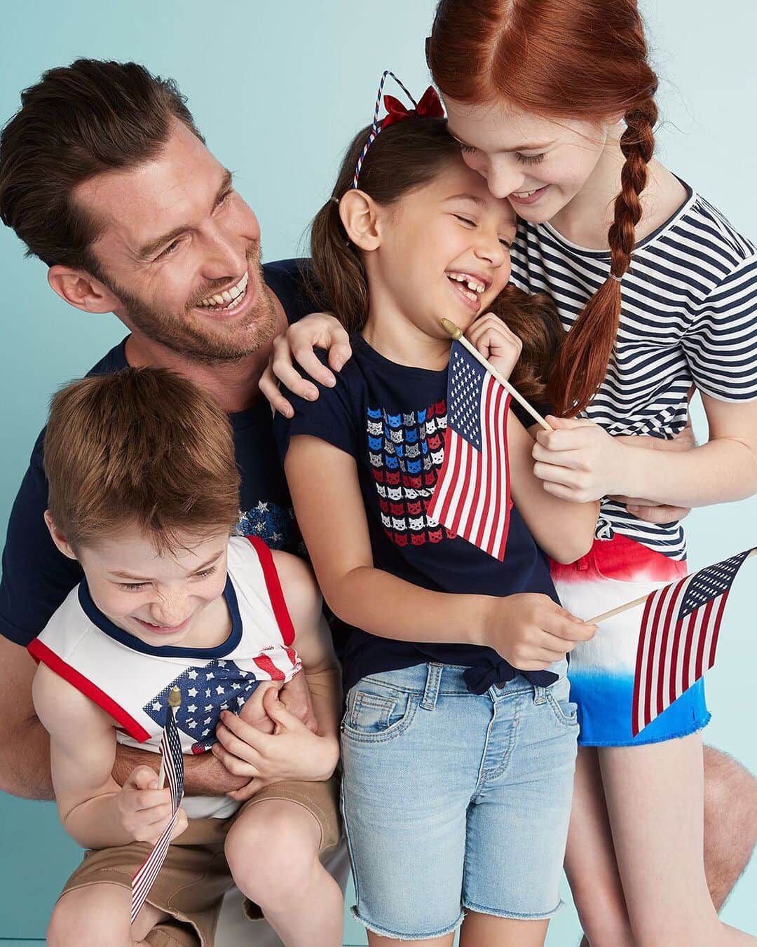 ロック&リパブリックのインスタグラム：「Your community is our community. Kohl’s is donating $100,000 to @theUSO, whose mission is to strengthen America’s military service members by keeping them connected to their family, home and country. Learn more at Kohls.com/Cares. #Kohls」