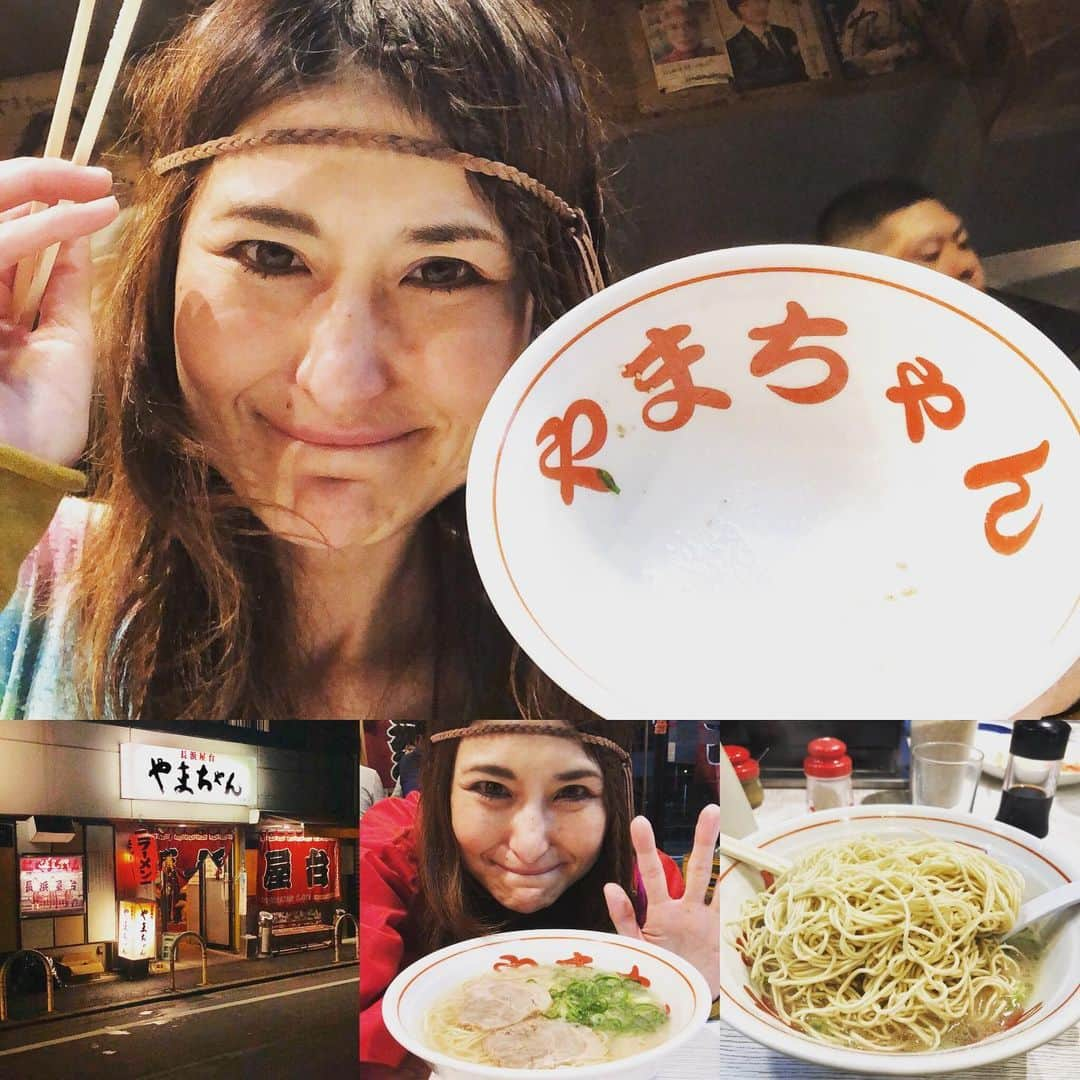 アンジェラ佐藤さんのインスタグラム写真 - (アンジェラ佐藤Instagram)「天下糖一プロジェクトで福岡なう！  撮影が一段落したので、天神散策なう！(。-∀-)ﾆﾔﾘ  #アンジェラ砂糖 #アンジェラ佐藤 #天下糖一プロジェクト #砂糖 #福岡 #天神 #博多ラーメンが食べたくて放浪してたら親切な方にとあるラーメン店を教えて貰ったのだけど残念ながら定休日だった #そしたら #博多らーめんshinshin 発見 #あっさりした豚骨まいうー #んでもって２軒目は #長浜屋台やまちゃん  #まろやかなお味でこちらもややあっさり系かな #んまーべらす #ヒンナヒンナ  #明日も撮影がんばる #福岡の皆様私を見かけたら気軽にお声かけてくださいませり(´∀｀*)」6月27日 0時08分 - angela_satou