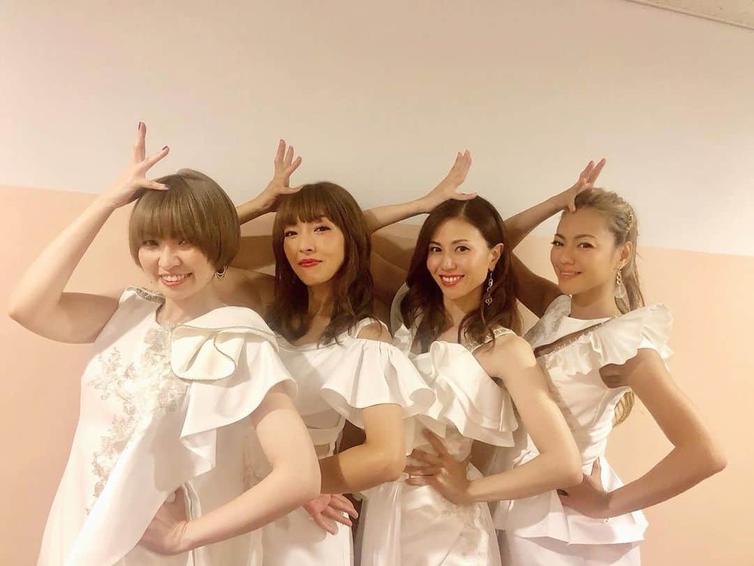 のインスタグラム：「テレ東音楽祭2019 テレビを見てくれた方々 ありがとう♡ 今日発売のパルテノン どうだったかなー？ 今日も MAXは心と力を合わせて 皆んなに テレパシー送りましたよ！笑 #MAX#NANA#MINA#REINA#LINA #テレ東#音楽祭 #パルテノン #テレビ東京55周年おめでとう #テレパシーダンス」