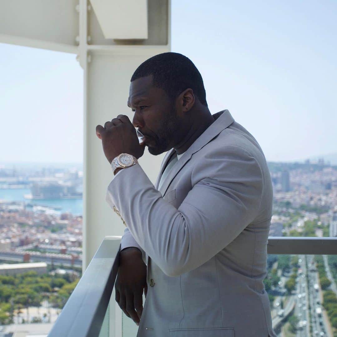 50セントさんのインスタグラム写真 - (50セントInstagram)「Im drinking to success, and you bringing me my money because I ain’t got all day. #lecheminduroi #bransoncognac #starzplay」6月27日 0時15分 - 50cent