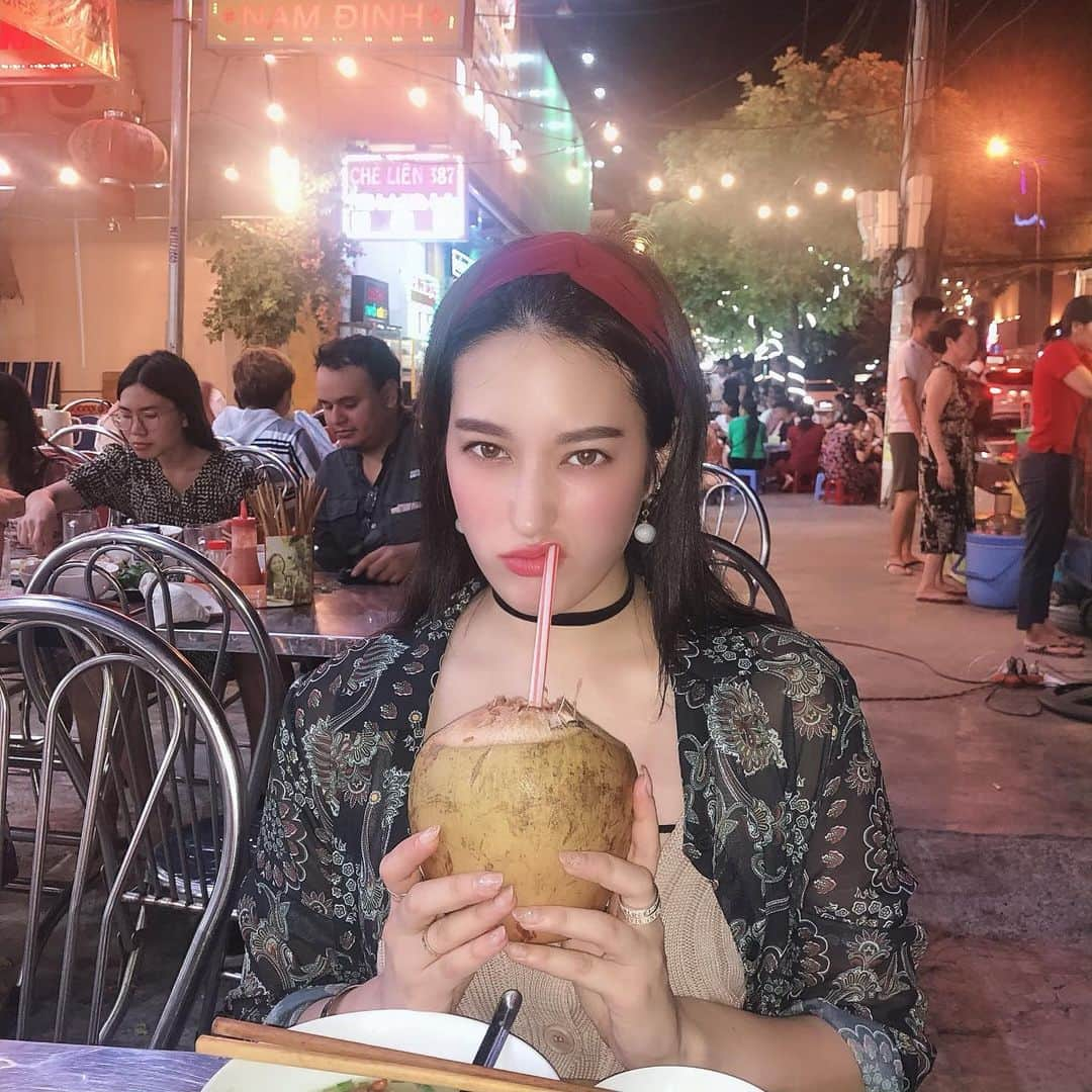 平田梨奈さんのインスタグラム写真 - (平田梨奈Instagram)「Cocunut😘  #danang #danangtrip #ダナン #ベトナム #女子旅 #旅行 #海外 #vietnam #ベトナム旅行 #ベトナム観光 #ダナン観光 #リゾート #resort #ダナン女子旅 #タビジョ#ココナツ  #🇻🇳」6月27日 0時19分 - hirari_official