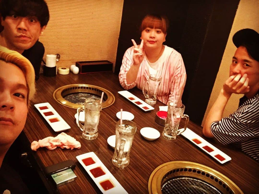 西田さおりさんのインスタグラム写真 - (西田さおりInstagram)「今日はいまさらジャンプと 焼肉食べて打ち合わせしました！ なんの打ち合わせかと言うと 「男男男女」 7/13(土) 14:45〜 ¥1500 渋谷無限大ドームⅡ  いまさらジャンプと世間知らズ 2組だけのネタ×トークライブ！！ ゆくゆくはオールナイトでやろうと 4人で意気込んでいます。  お休みの方など是非お越しください🙇‍♀️ 手売りも持ってます☺️☺️☺️ #男男男女 #だんだんだんにょ #いまさらジャンプ #世間知らズ #やってる本人達が楽しいライブ #みんなと共有したい #連絡待ってます」6月27日 0時20分 - saori19950108