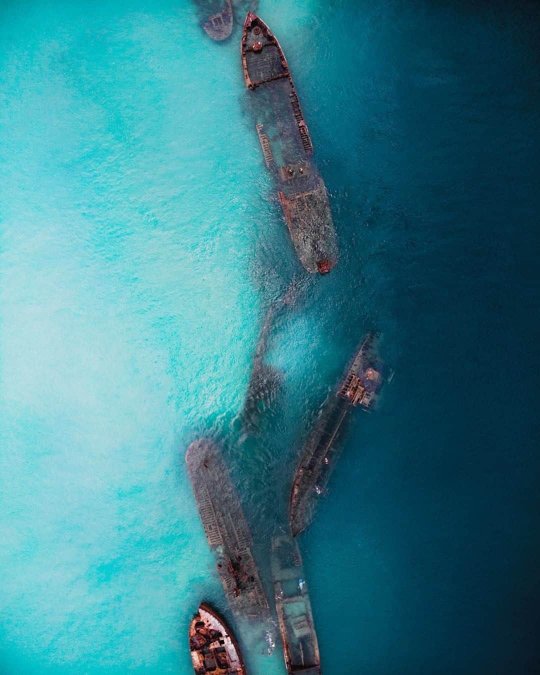 Abandoned Placesさんのインスタグラム写真 - (Abandoned PlacesInstagram)「Shipwrecked in Tangalooma, Queensland. Photography by @gabscanu」6月27日 6時01分 - itsabandoned