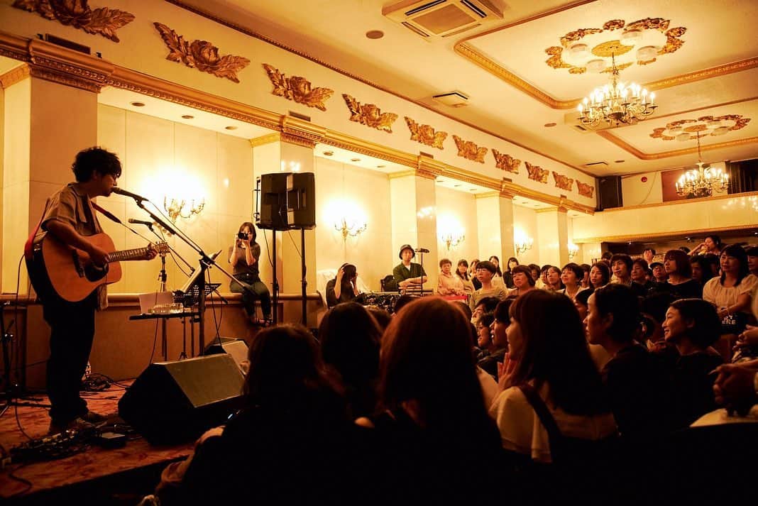 後藤正文さんのインスタグラム写真 - (後藤正文Instagram)「Concert in Chinatown in Yokohama with Jiro Miwa.  最高の夜！  Photo by @tetsuyayamakawa」6月27日 0時36分 - gotch_akg