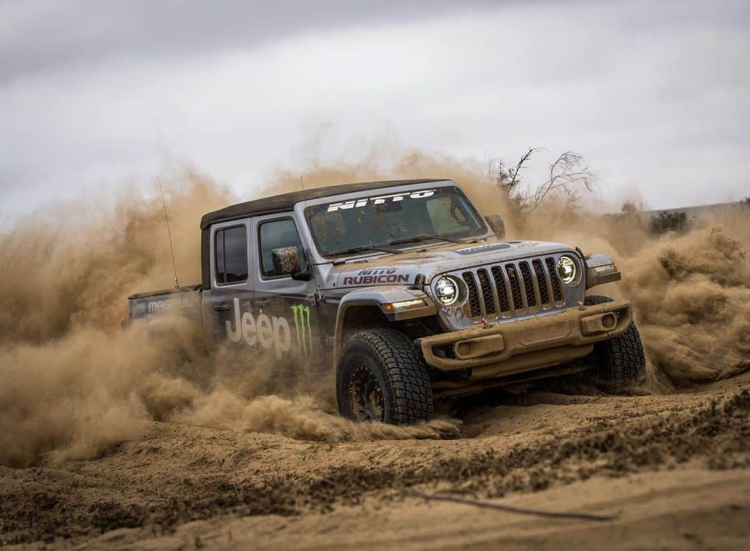 モンスターエナジーさんのインスタグラム写真 - (モンスターエナジーInstagram)「@caseycurrie is out going up against the terrain of #Baja in the 2019 #MonsterEnergy #TrailofMissions that includes some treacherous roads and serious forest action along the 10-day trip 🏜 - #Offroad #4x4 #Jeep #Jeeplife | @desertassassin」6月27日 0時58分 - monsterenergy