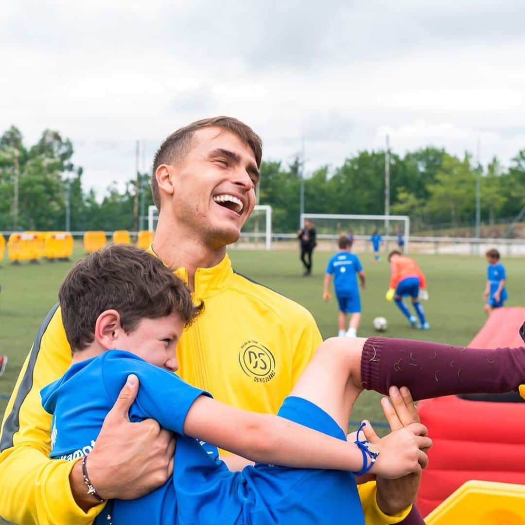 デニス・スアレス・フェルナンデスのインスタグラム：「I love my boys!💙 @escueladefutboldenissuarez」