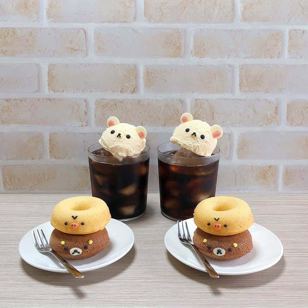 Rilakkuma US（リラックマ）さんのインスタグラム写真 - (Rilakkuma US（リラックマ）Instagram)「@choco_chipgirl7221 created this adorable set of Rilakkuma and Kiiroitori donuts matched with Korilakkuma ice cream topped coffee! What a wonderful breakfast this would be! Tag a friend who needs a sweet start to their day! . . . #Rilakkumaus #rilakkuma #sanx #kawaii #happy #cutefood #donuts #baking #icedcoffee #cutedonuts #リラックマ #サンエックス #ドーナツ」6月27日 1時08分 - rilakkumaus