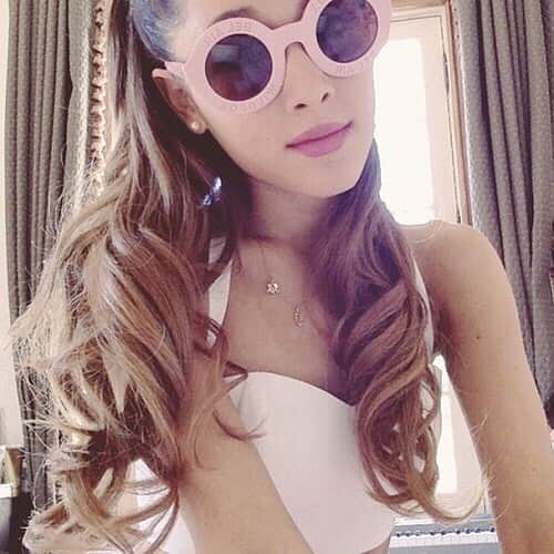 ワイルドフォックスクチュールさんのインスタグラム写真 - (ワイルドフォックスクチュールInstagram)「HBD to Ariana Grande wearing our famous Bel Air sunglasses. #wildfox #hbd #arianagrande #wildfoxsunnies #celebritybirthdays」6月27日 1時23分 - wildfoxcouture