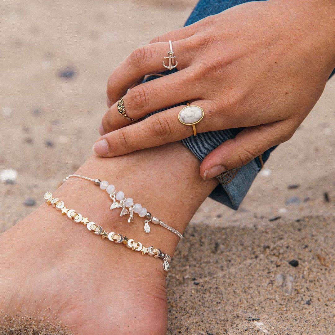 のインスタグラム：「Anklets are BACK✨A whole new way to style your favorite symbols, starting from the ground up. (link in bio)」