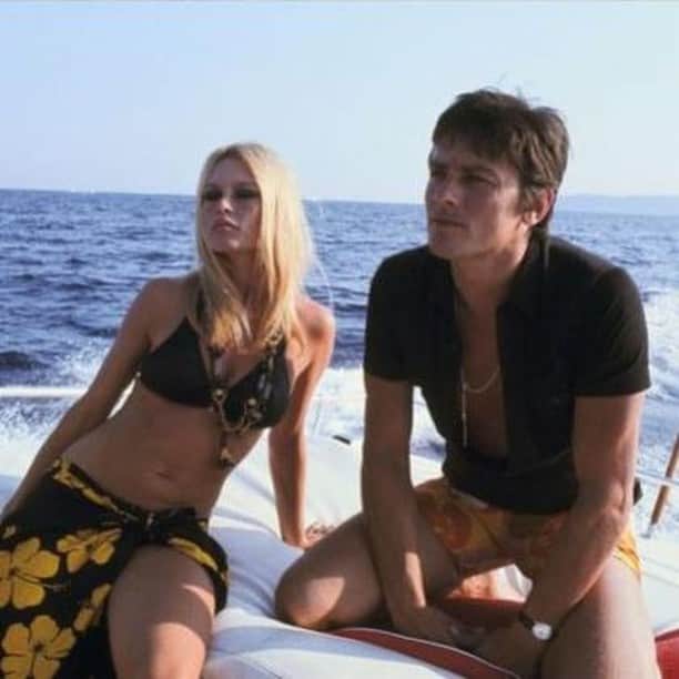 ファッソナブルさんのインスタグラム写真 - (ファッソナブルInstagram)「Alain Delon and Brigitte Bardot in Saint Tropez, France in August 1968. @Pinterest #Façonnable #FrenchRiviera #SpringSummer19 #AlainDelon #BrigitteBardot #1968 #SaintTropez」6月27日 2時00分 - faconnable