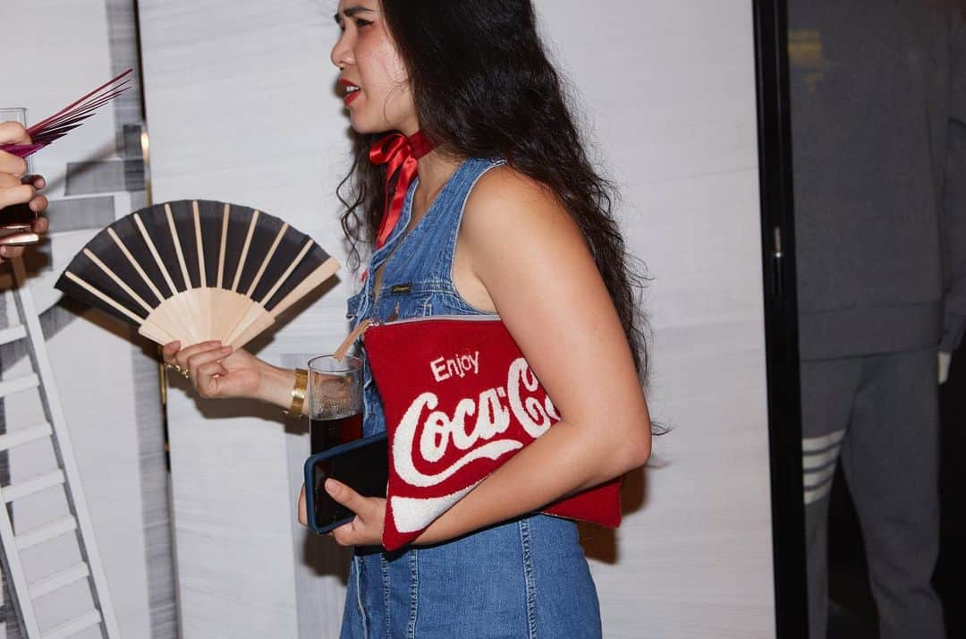 レクレルールさんのインスタグラム写真 - (レクレルールInstagram)「Last night event at Leclaireur Boissy D’Anglas introducing @CocaColafr x @FACETASMTokyo collaboration capsule. Collection already available at Leclaireur Boissy D’anglas #Leclaireur #LeclaireurBoissy #Facetasm #CocaCola 📸 @yukariisa13」6月27日 2時00分 - leclaireur