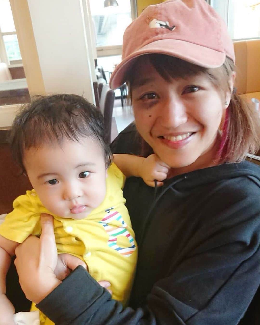 のインスタグラム：「My brother's baby👶  お兄ちゃんの赤ちゃん💛癒される！！かわいすぎる！！！ そして会うたびに奥さんも素敵すぎると毎回思う😎  時差ボケなのか、15時、16時とか超絶眠くなる💦そして夜中目がさえる🤣  #baby #brother #very #cute #healing #refresh #赤ちゃん #お兄ちゃんの #かわいい #癒し #奥さんも #素敵 #リフレッシュ」