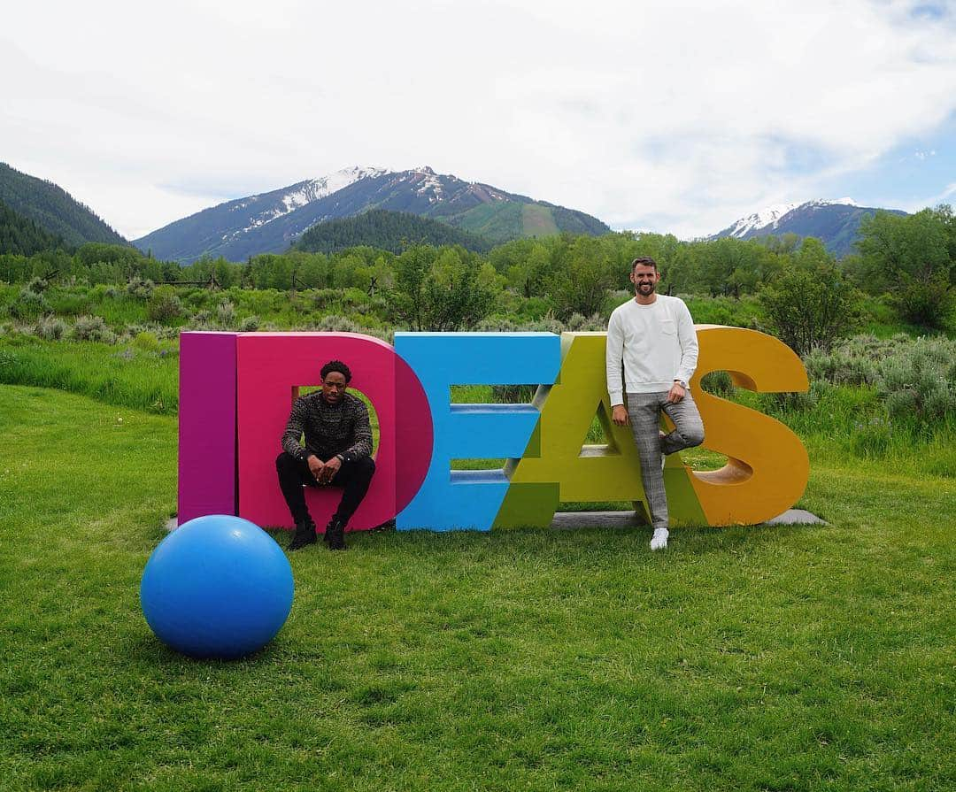 ケビン・ラブさんのインスタグラム写真 - (ケビン・ラブInstagram)「Aspen Ideas Festival w/ @demar_derozan —Thank You  @aspeninstitute for having us and continuing to change the conversation surrounding Mental Health. #aspenideas」6月27日 2時06分 - kevinlove