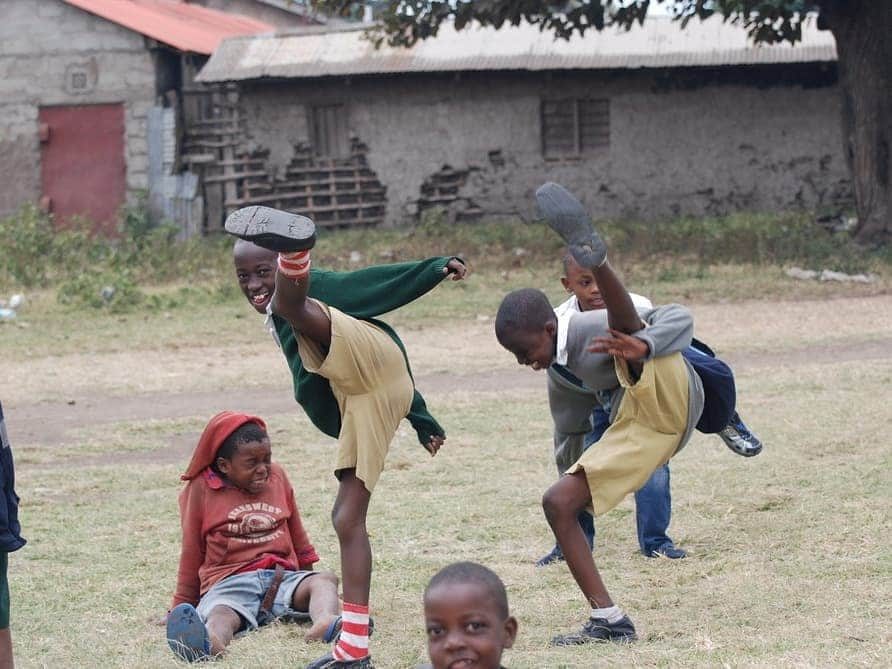 ウィリアンさんのインスタグラム写真 - (ウィリアンInstagram)「Football is a place of dreams. @jshuma_11 is 17 and is doing a fundraising campaign to build a @lovefutbol_us project in Arusha, Tanzania, where he was born. Like many children in the world, he found passion and hope in football. Today, he lives in the United States with his adoptive family and wants to make a difference in the community where he lived part of his childhood and learned to do his first moves. I support Jordan and #lovefutbol to make that dream happen! Come with us! Donate www.lfarusha.org #morethanaplacetoplay - .  O futebol é um lugar de sonhos. @jshuma_11 tem 17 anos e está fazendo uma campanha de arrecadação de fundos para construir um projeto @lovefutbol_us em Arusha, na Tanzania, onde ele nasceu. Como muitas crianças no mundo, ele encontrou esperança no futebol. Hoje, ele vive nos EUA com sua família adotiva e fazer a diferença na comunidade onde viveu parte da infância e aprendeu a dar os primeiros dribles. Eu apoio o Jordan e a #lovefutbol para fazer esse sonho acontecer! Vem com a gente! Doe www.lfarusha.org #maisqueumlugarparajogar」6月27日 2時15分 - willianborges88