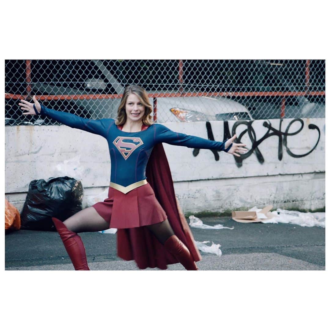 メリッサ・ベノイストさんのインスタグラム写真 - (メリッサ・ベノイストInstagram)「it is time @supergirlcw #season5」6月27日 2時29分 - melissabenoist