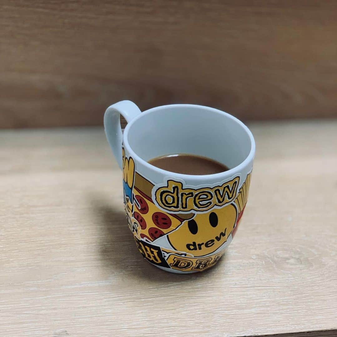 ジャスティン・ビーバーさんのインスタグラム写真 - (ジャスティン・ビーバーInstagram)「My favorite new mug」6月27日 2時28分 - justinbieber