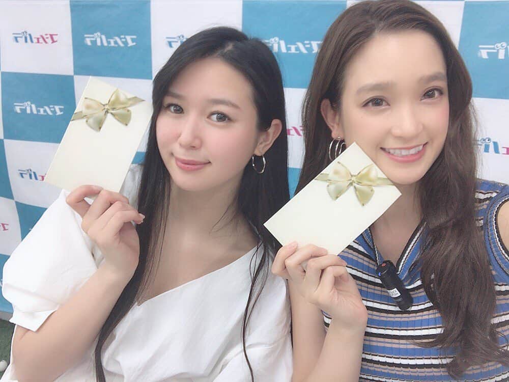 荒井つかささんのインスタグラム写真 - (荒井つかさInstagram)「あさみんつっつコンビ( ᷇ᵕ ᷆ ) 1位おめでとう！ そして ありがとうございます💓 . . 1位になるとAmazonカード貰えるんだけど、 ネットに疎い系女子なので いつも妹に渡して生活用品を買ってます😂 現実的＆自分で使えてない😂 . . . #西口プロレス #西口向上放送部」6月27日 2時30分 - 22tuttu_