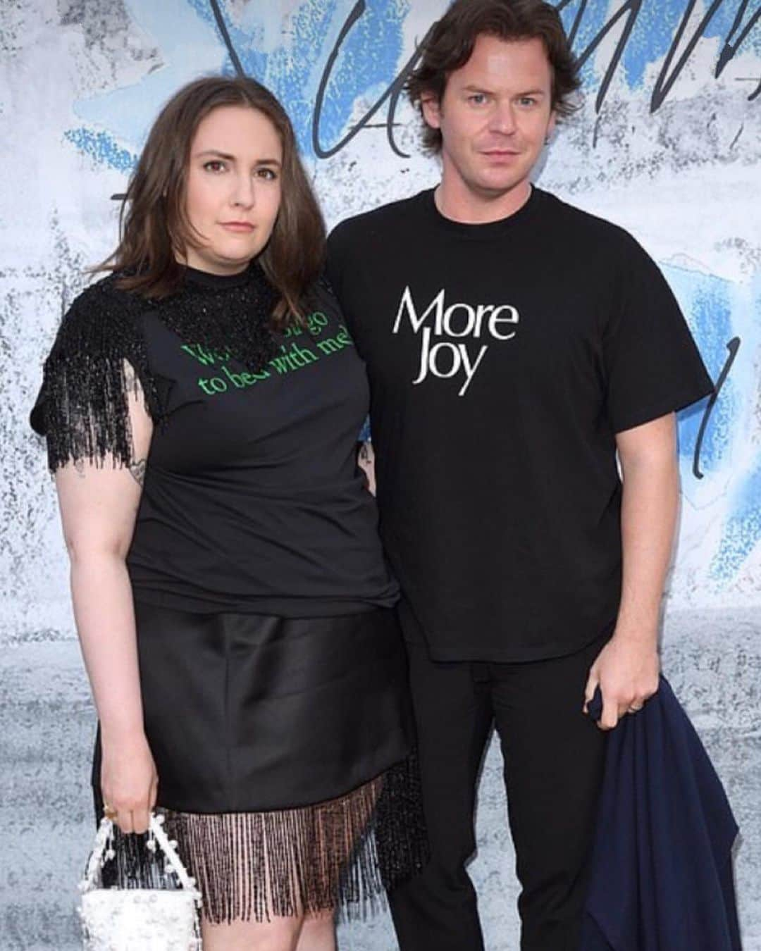 レナ・ダナムさんのインスタグラム写真 - (レナ・ダナムInstagram)「Leave it to @christopherkane to dress me in black frills and a proposition 💚 Fun night @serpentineuk. #WouldYouGoToBedWithMe」6月27日 2時39分 - lenadunham