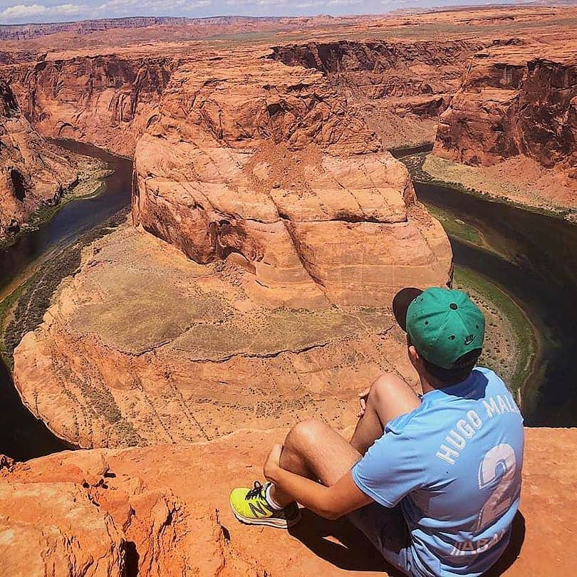 セルタ・デ・ビーゴさんのインスタグラム写真 - (セルタ・デ・ビーゴInstagram)「Celtismo en Horseshoe Bend, 🐎 a Curva da Ferradura, en Arizona 🇺🇲! Viaxas coa celeste? ✈ Comparte as túas fotos co HT #CeltistasPoloMundo! . ¡Celtismo en Horseshoe Bend, 🐎 la Curva de la Herradura, en Arizona 🇺🇲! ¿Viajas con la celeste? ✈ ¡Comparte tus fotos con el HT #CeltistasPoloMundo! . A RC Celta fan at Horseshoe Bend 🐎, Arizona 🇺🇲! Do you travel with our jersey? ✈ Share your pictures using the HT #CeltistasPoloMundo! . 📸 Foto: @brave_waves . . #celta #halacelta #horseshoebend #travel #usa #viajar」6月27日 2時50分 - rccelta