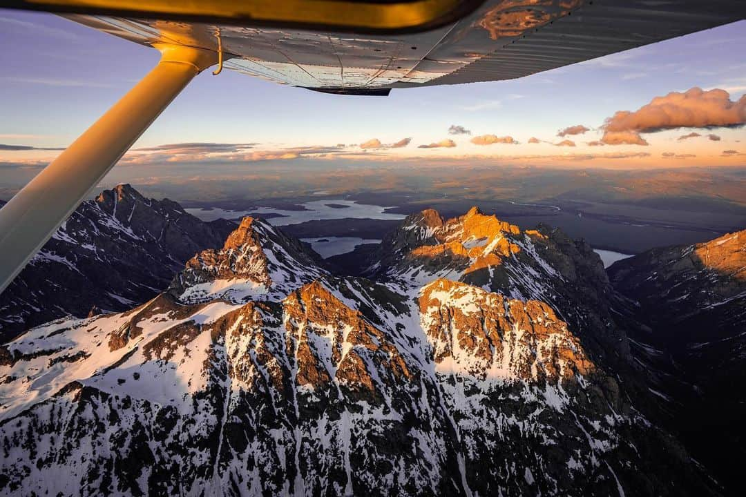 FOLKさんのインスタグラム写真 - (FOLKInstagram)「When my friends txt me photos they’ve taken I just assume it’s unspoken permission to share them with all of you. This one is by @mrhollender above the Tetons.」6月27日 2時58分 - folkmagazine