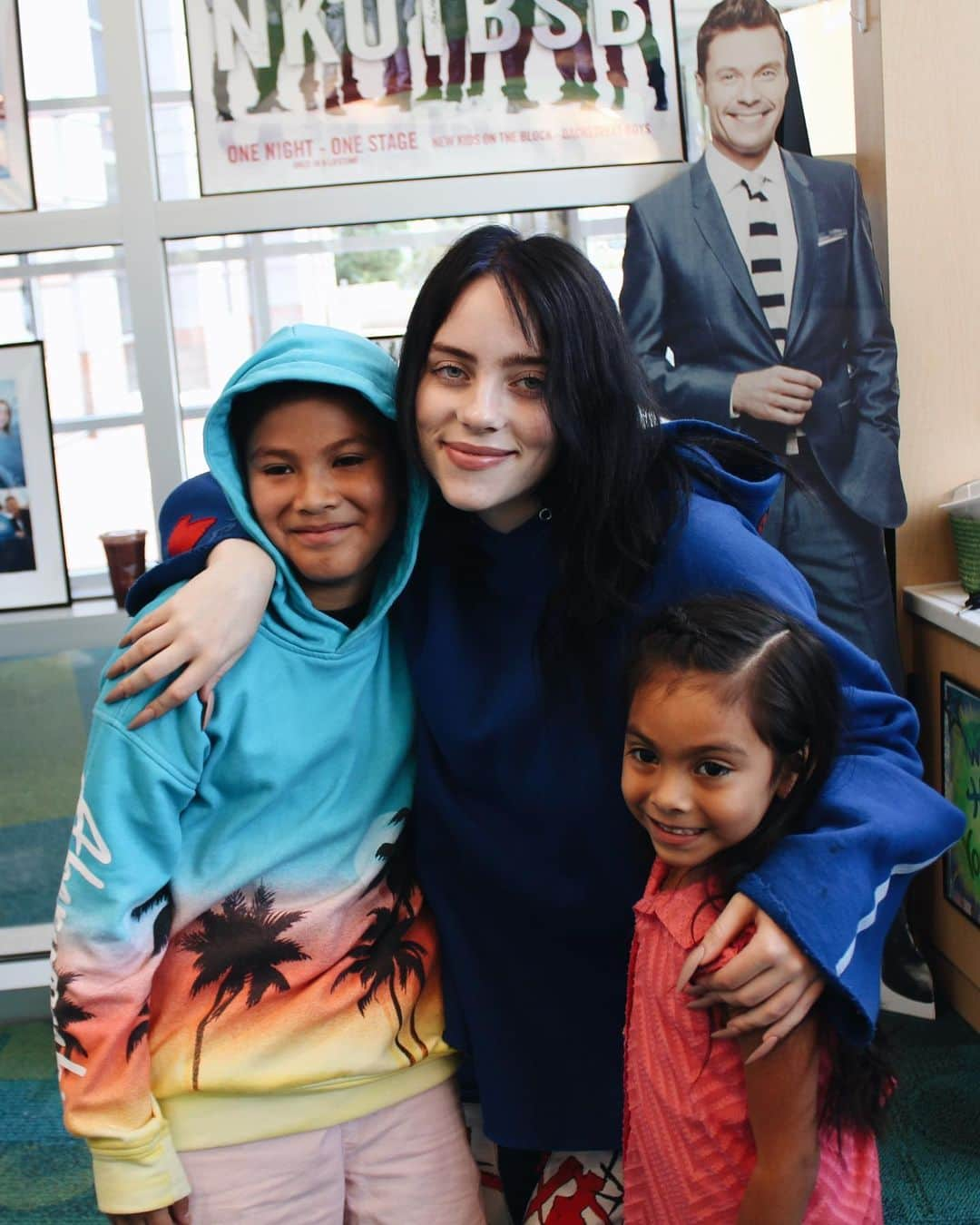 ライアン・シークレストさんのインスタグラム写真 - (ライアン・シークレストInstagram)「From sold-out shows to special hospital visits…So impressed by @BillieEilish’s massive impact in music and how she continues to pay it forward. Thanks Billie for the incredible weekend at @ChildrensATL! #SeacrestStudios」6月27日 3時26分 - ryanseacrest