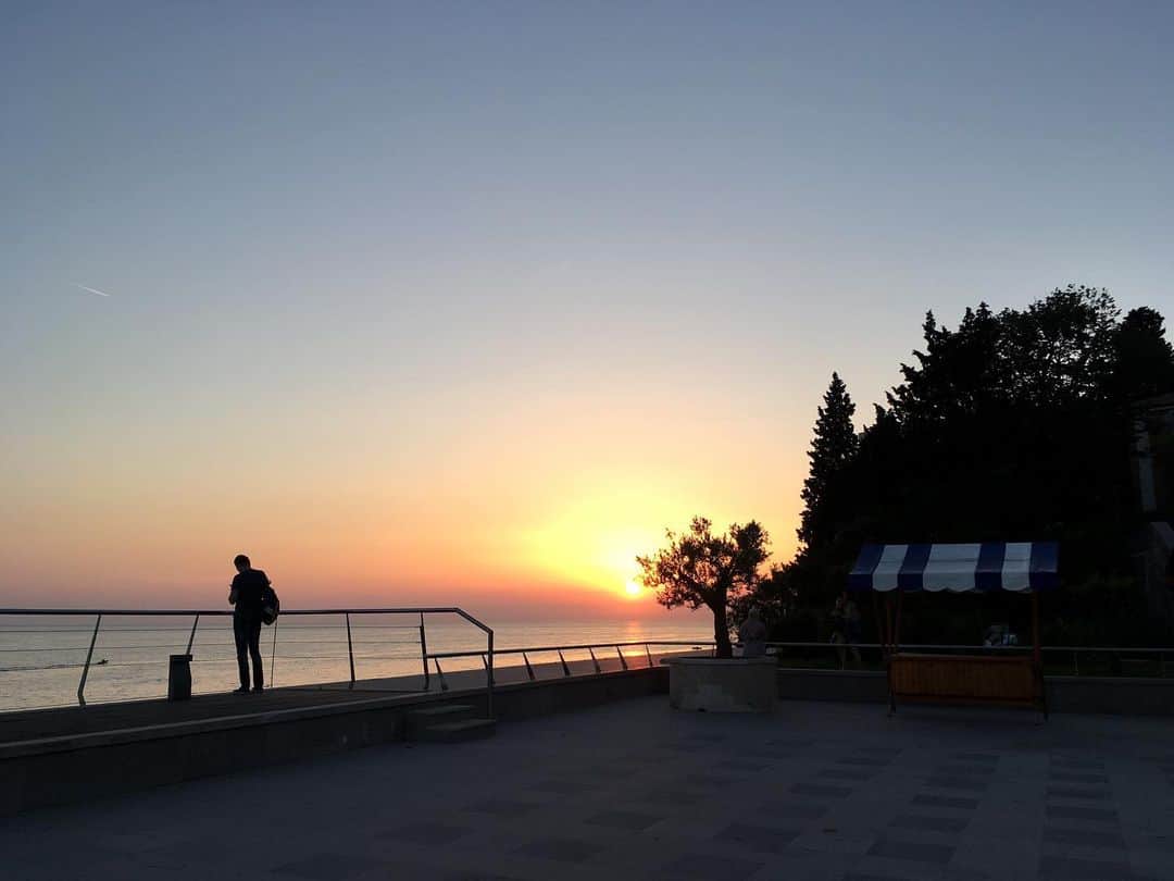 田中美紗樹さんのインスタグラム写真 - (田中美紗樹Instagram)「暑すぎて、景色綺麗とか感じないレベル  #slobeiena #portoroz #sunset #470juniorworlds」6月27日 3時46分 - i.am.coro