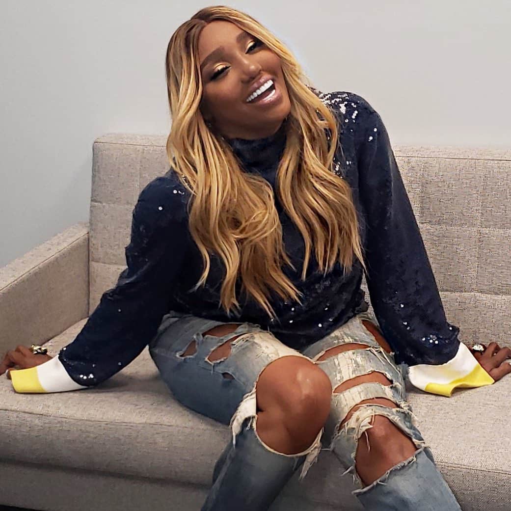 ネネ・リークスのインスタグラム：「I can not wit y’all 🤣😂」