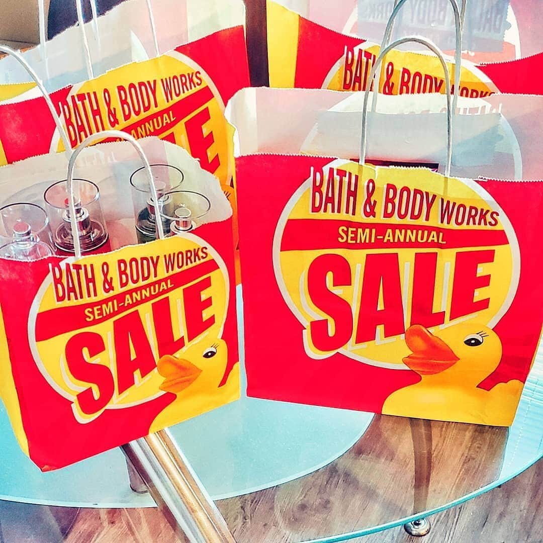 Bath & Body Worksさんのインスタグラム写真 - (Bath & Body WorksInstagram)「We ❤️ seeing your Semi-Annual Sale hauls! Snap a pic 📸 of yours & use #WeLoveSale for a chance to be featured, too!」6月27日 4時04分 - bathandbodyworks