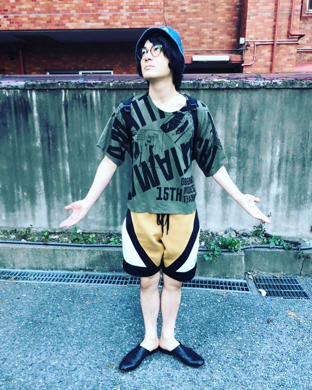 スーパー3助さんのインスタグラム写真 - (スーパー3助Instagram)「#今日の私服 その15  #オールディックフォギーの帽子  #かまいたち単独のTシャツ  #ナイキのショーパン  #ビームスのローファー」6月27日 4時06分 - super3suke_nyankostar