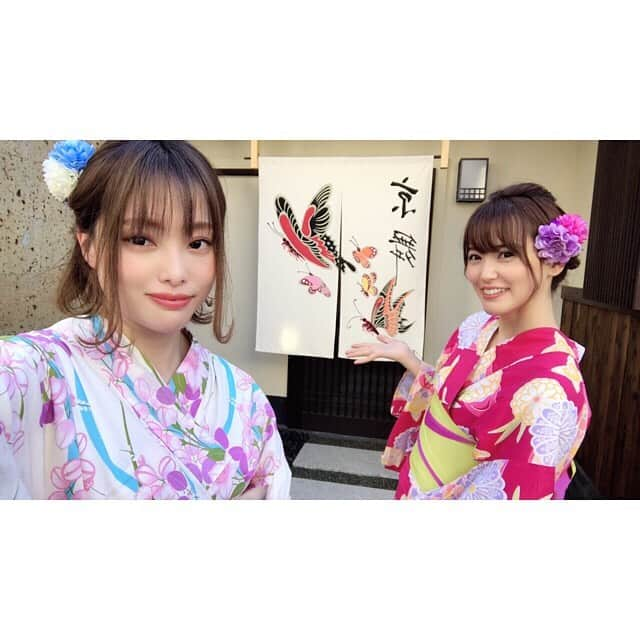 三島ゆかりさんのインスタグラム写真 - (三島ゆかりInstagram)「京都浴衣散策インスタ映え巡り💖📸 11：30浴衣レンタル予約👘 45分くらいで着せてくれました🙌✨ そこから歩いて雰囲気の良さそうなカフェを見つけておばんざいランチ🍚😋 その後、梅雨入り前最後の快晴でめちゃくちゃ暑かったのでカキ氷を食べに💗🍧 ※撮禁だったので拾い画です。 本日のカキ氷って黒板にシロップが書かれてあったんやけど、まさかの全部かかっていますと😳 その中から選ぶシステムではなく色んな味が楽しめたので、だいたいカキ氷って途中で飽きて溶けちゃうこと多いんだけど、飽きることなく食べることが出来ました👏 個人的にはきび蜜とマンゴーが美味しかったな💕👍 そこから歩いて今回の目的地、八坂庚申堂へ👣 とりあえず写真いっぱい撮ったので見てくださいww😂 最後に抹茶アイス食べて、17：00浴衣返却まで随分と楽しめました🍵  この日1日で友達と送り合ったLINEアルバムには76枚って表示されています🤳🍎 大満足の休日でした😍 #japan #kyoto #yukata #japanesegirl #京都 #浴衣散策 #レンタル着物wargo #おばんざいランチ #カキ氷 #木と根 #撮影禁止 #シロップ全部がけ #八坂庚申堂 #インスタ映え #写真撮りすぎ #楽しかった #大満足 #休日の過ごし方 #浴衣女子 #三島ゆかり #ゆかりんご #kawaii #followｍe」6月27日 13時47分 - apple340