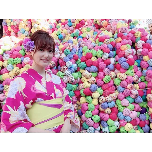 三島ゆかりさんのインスタグラム写真 - (三島ゆかりInstagram)「京都浴衣散策インスタ映え巡り💖📸 11：30浴衣レンタル予約👘 45分くらいで着せてくれました🙌✨ そこから歩いて雰囲気の良さそうなカフェを見つけておばんざいランチ🍚😋 その後、梅雨入り前最後の快晴でめちゃくちゃ暑かったのでカキ氷を食べに💗🍧 ※撮禁だったので拾い画です。 本日のカキ氷って黒板にシロップが書かれてあったんやけど、まさかの全部かかっていますと😳 その中から選ぶシステムではなく色んな味が楽しめたので、だいたいカキ氷って途中で飽きて溶けちゃうこと多いんだけど、飽きることなく食べることが出来ました👏 個人的にはきび蜜とマンゴーが美味しかったな💕👍 そこから歩いて今回の目的地、八坂庚申堂へ👣 とりあえず写真いっぱい撮ったので見てくださいww😂 最後に抹茶アイス食べて、17：00浴衣返却まで随分と楽しめました🍵  この日1日で友達と送り合ったLINEアルバムには76枚って表示されています🤳🍎 大満足の休日でした😍 #japan #kyoto #yukata #japanesegirl #京都 #浴衣散策 #レンタル着物wargo #おばんざいランチ #カキ氷 #木と根 #撮影禁止 #シロップ全部がけ #八坂庚申堂 #インスタ映え #写真撮りすぎ #楽しかった #大満足 #休日の過ごし方 #浴衣女子 #三島ゆかり #ゆかりんご #kawaii #followｍe」6月27日 13時47分 - apple340