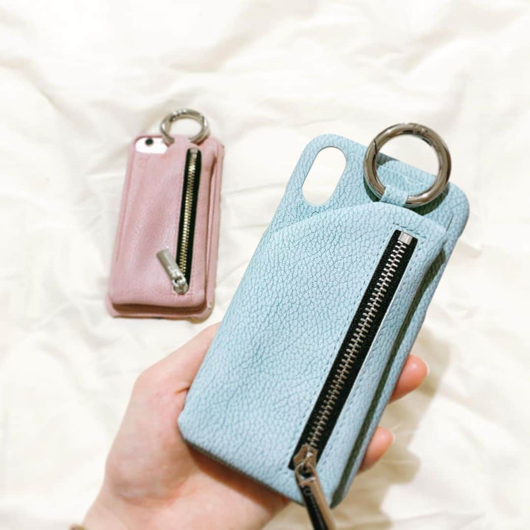 川端里奈さんのインスタグラム写真 - (川端里奈Instagram)「＊ new iphone case❤︎ iphonexrにかえたので、 ajewからajewに。笑 新しい色は薄いブルー🤗 爽やかでお気に入り！  このケース一回使ったら 便利で手放せない❤︎ かわいいし💕 パスモとWAONカード入れてます🤗  #ajew #iphonexr#iphoneケース#2代目#スマホ#iphone」6月27日 13時53分 - rinaastagram723