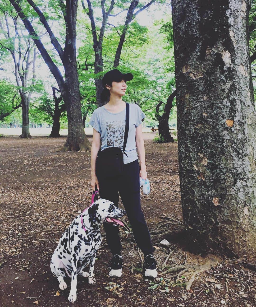 高岡早紀 さんのインスタグラム写真 - (高岡早紀 Instagram)「早めに"犬の散歩" 夕方から雨が降るみたいだから。。 #doughter #dalmatian」6月27日 14時03分 - saki_takaoka