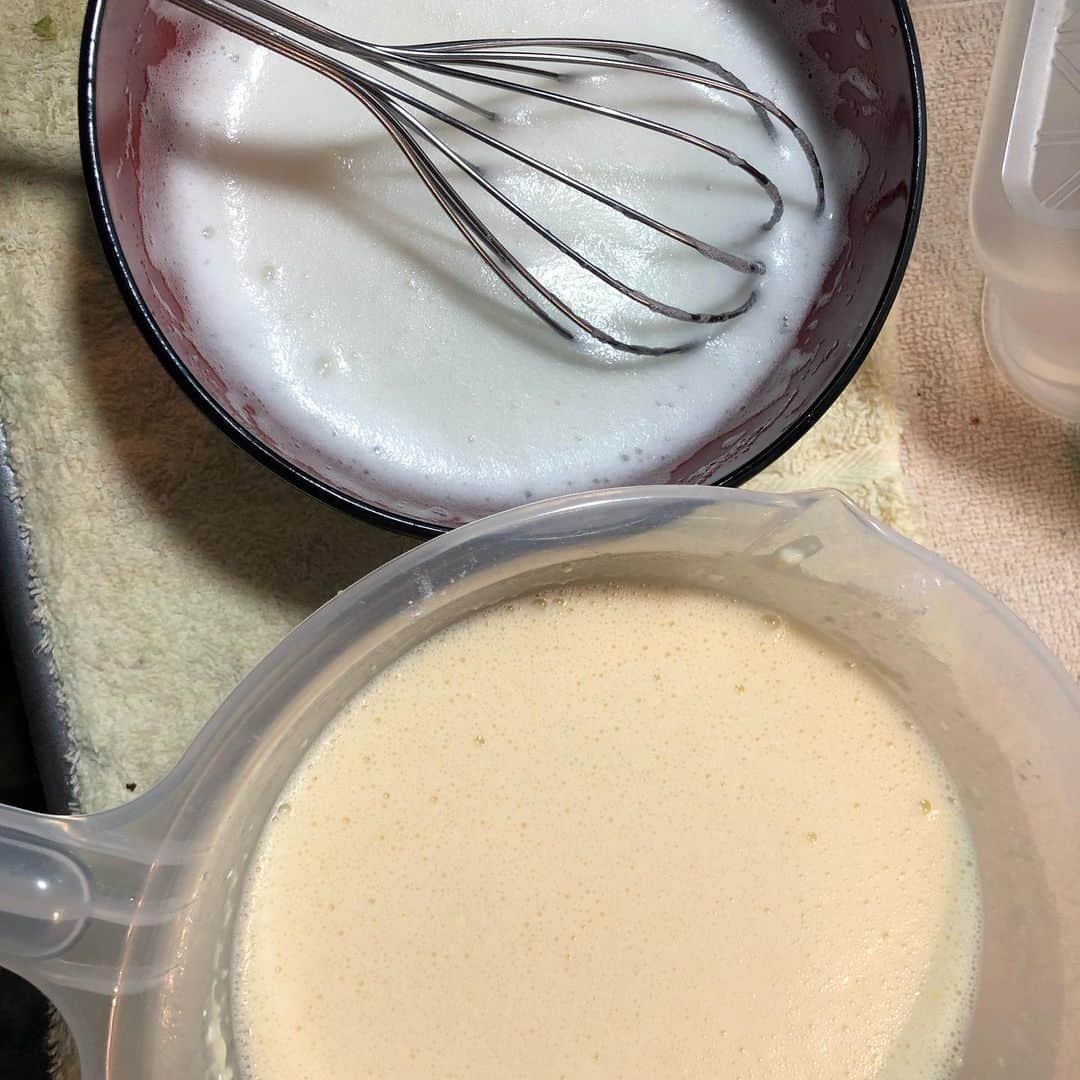 GOSAMARUのインスタグラム：「今日のGOSAMARUクッキングはパンケーキ！！ メレンゲ作って混ぜたらふんわりと焼き上がり美味しい🤗 将来、パンケーキ屋さんになりたいな！ なんてねっ😬 #rd_pw #GOSAMARU #沖縄 #パンケーキ #GOSAMARUクッキング」