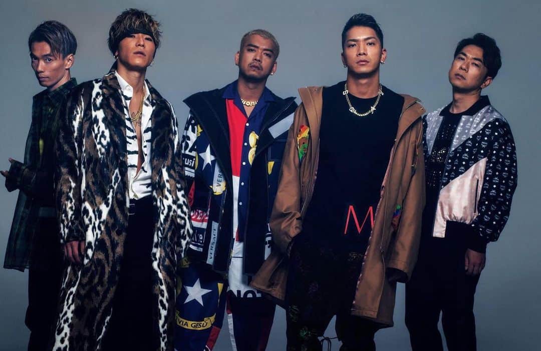 DOBERMAN INFINITYのインスタグラム：「本日月刊EXILE8月号発売‼️ メンバーによる全曲解説も🔥 #DOBERMANINFINITY #5IVE #月刊EXILE」