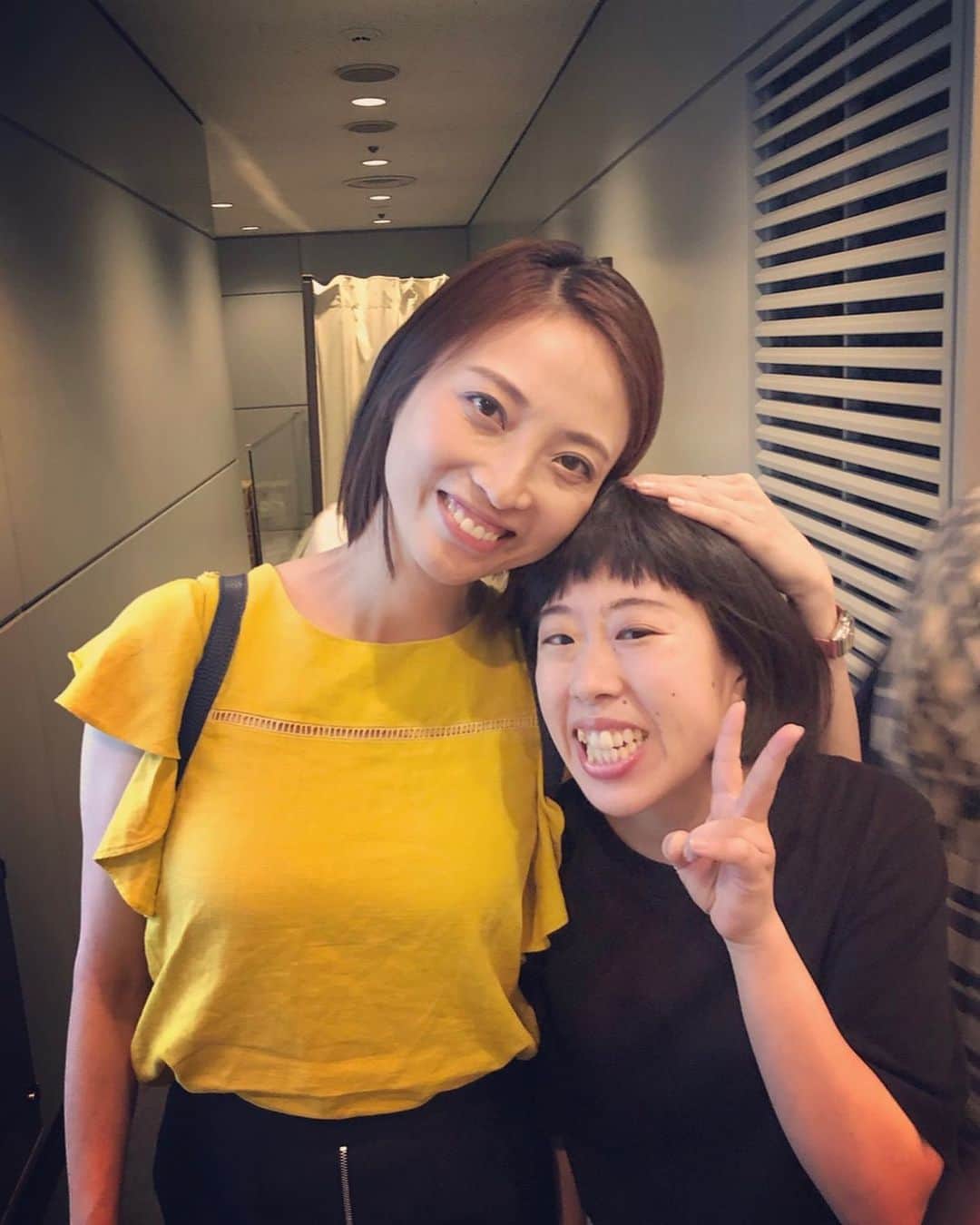 福田ゆみさんのインスタグラム写真 - (福田ゆみInstagram)「可愛い後輩。西野優希出演しております。「ラフカット」 いやー、西野輝いておりましたよ。 宮藤官九郎・矢島弘一・川口俊和・堤泰之 贅沢にも4人の脚本が一気に楽しめる。 やはり矢島氏の脚本が一番好きだったぜ。 30日までスペースゼロでやってます。良かったら是非^_^鈴木茜ちゃんも出演しております。 さっ、こちらも稽古行ってきます。 #ラフカット  #宮藤官九郎 #矢島弘一 #川口俊和  #堤泰之 #西野優希  #鈴木茜  #福田ゆみ #東京マハロ」6月27日 14時17分 - yumifukuda0511