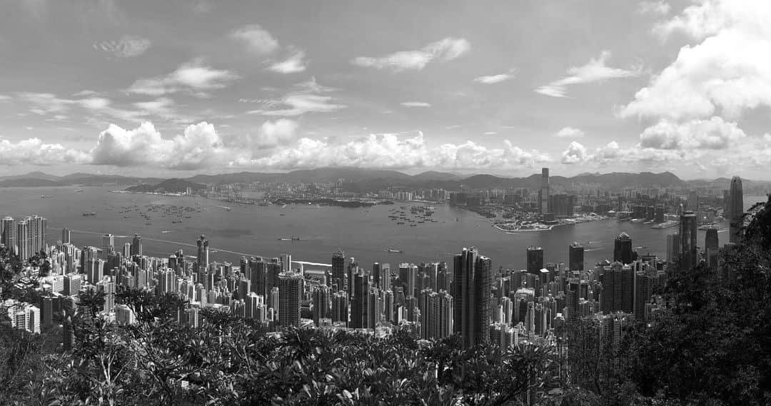 ベス・ベアーズさんのインスタグラム写真 - (ベス・ベアーズInstagram)「Last morning in Hong Kong! I’m going to miss this view everyday! 💛」6月27日 14時26分 - bethbehrs