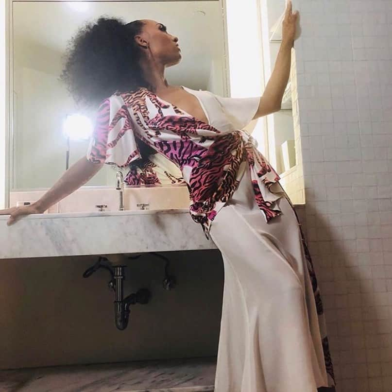 プラバルグルンさんのインスタグラム写真 - (プラバルグルンInstagram)「POSE. The one and only @mjrodriguez7 wears the white silk charmeuse v-neck dress with draped multi colour tiger combo from the Pre-Fall 2019 collection. Styled by @katiebof  #pgworld #pgmuse #beautywithsubstance #femininitywithabite #StrongerInColour」6月27日 6時19分 - prabalgurung