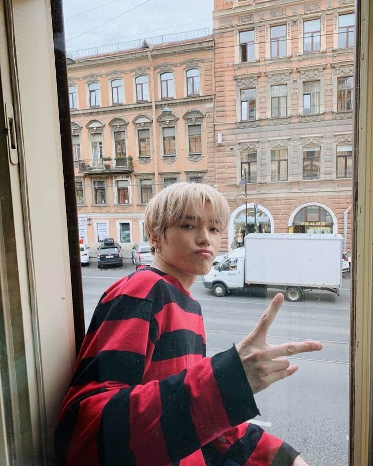 NCT 127さんのインスタグラム写真 - (NCT 127Instagram)「이 곳의 아침과 저녁 - TY  #NCT127inSTPETERSBURG #NEOCITYinRUSSIA #NCT127inRUSSIA #NCT127TOTHEWORLD #NCT127_1st_World_Tour」6月27日 6時42分 - nct127
