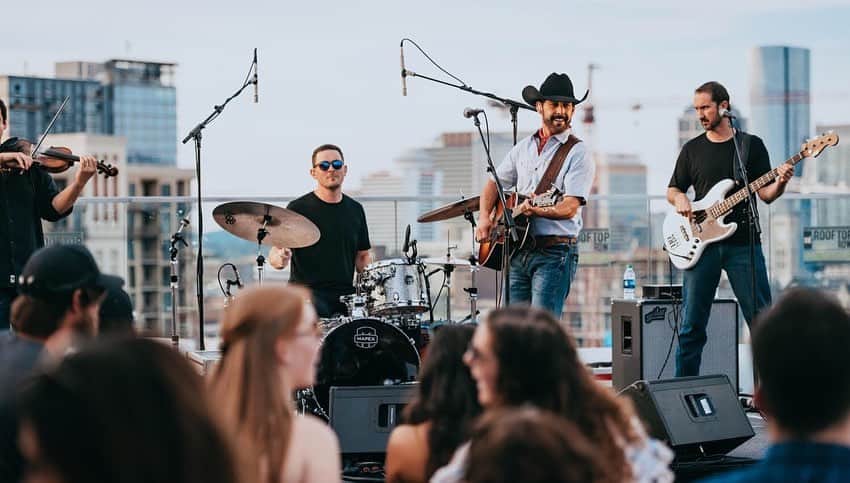 Broadcast Music, Inc.さんのインスタグラム写真 - (Broadcast Music, Inc.Instagram)「Got a little rowdy on the #BMIRooftop last night with @aaronwatsonmusic and @farenrachels 🤠」6月27日 6時38分 - bmi