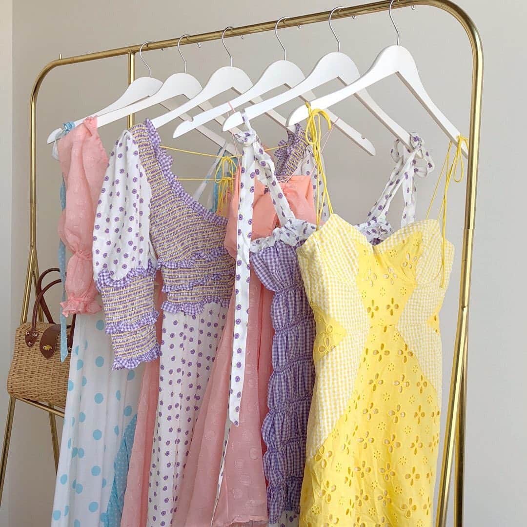 For Love & Lemonsさんのインスタグラム写真 - (For Love & LemonsInstagram)「HIGH SUMMER CAPSULE | Seersucker fabric, soft-hued pop colors, gingham prints - our High Summer Capsule collection is a modern, feminine take on classic seaside prints and breezy  silhouettes. Think wine-filled picnics and beachy weekend getaways.」6月27日 6時48分 - forloveandlemons