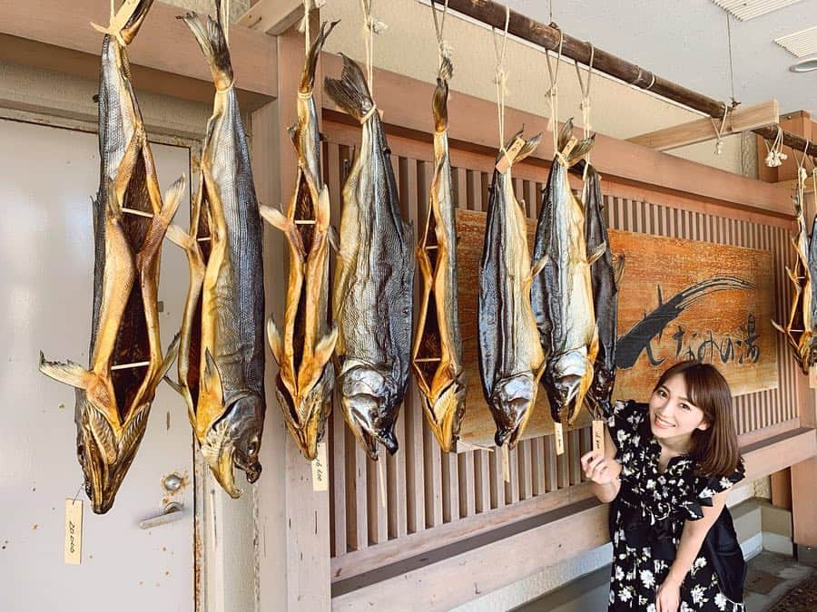 長澤佑香さんのインスタグラム写真 - (長澤佑香Instagram)「﻿ 🐟大観荘 せなみの湯🐟﻿ ﻿ 今年も新潟県村上市にある素敵な温泉旅館﻿ 『大観荘せなみの湯』にてお仕事させて頂﻿ きました🎤🍻今年も迫力満点の塩引鮭た﻿ ちがお出迎えしてくれたよ🤗﻿ ﻿ #新潟 #村上市 #温泉旅館 #塩引鮭 #シャケ﻿ #MC #モデル #KIRIN #キリンビール #乾杯﻿ #カンパイガールズ #生ビールパーティー」6月27日 7時21分 - ykngsw