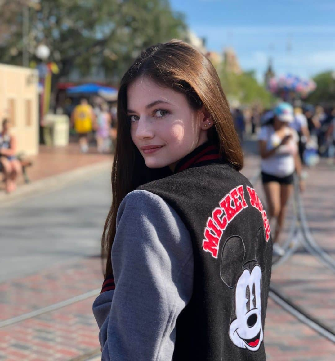 マッケンジー・フォイさんのインスタグラム写真 - (マッケンジー・フォイInstagram)「😊」6月27日 8時02分 - mackenziefoy