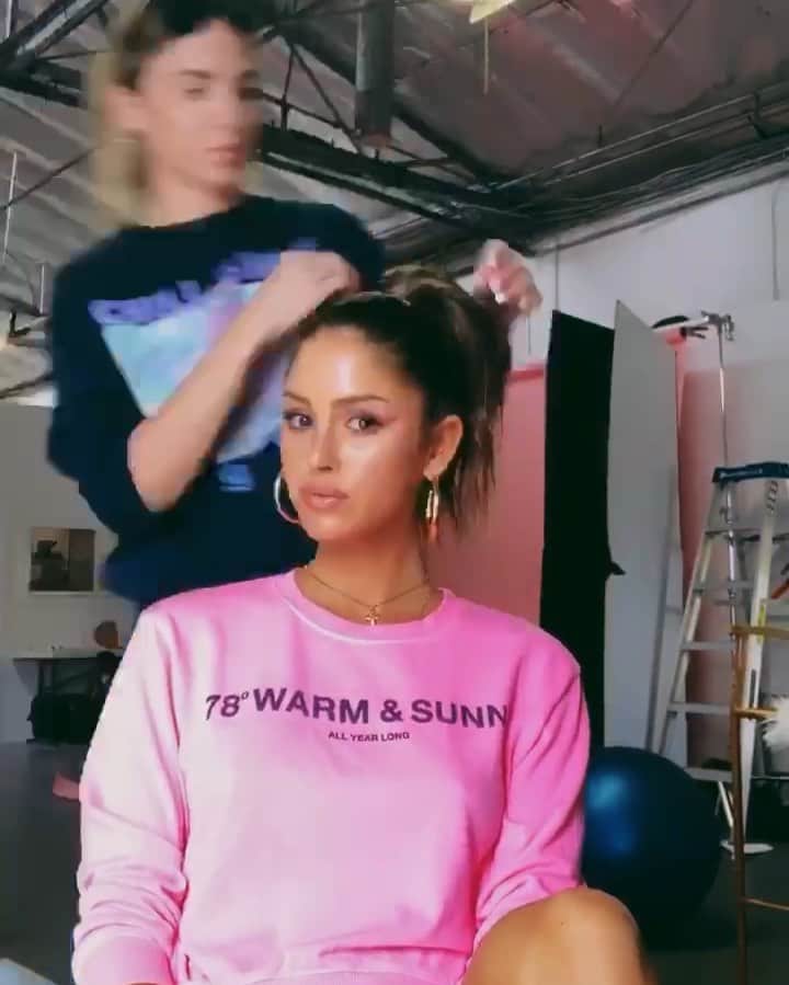 ブルーライフのインスタグラム：「high ponytails with @msgigiparis & @torimcconkeymakeup 💖✨」