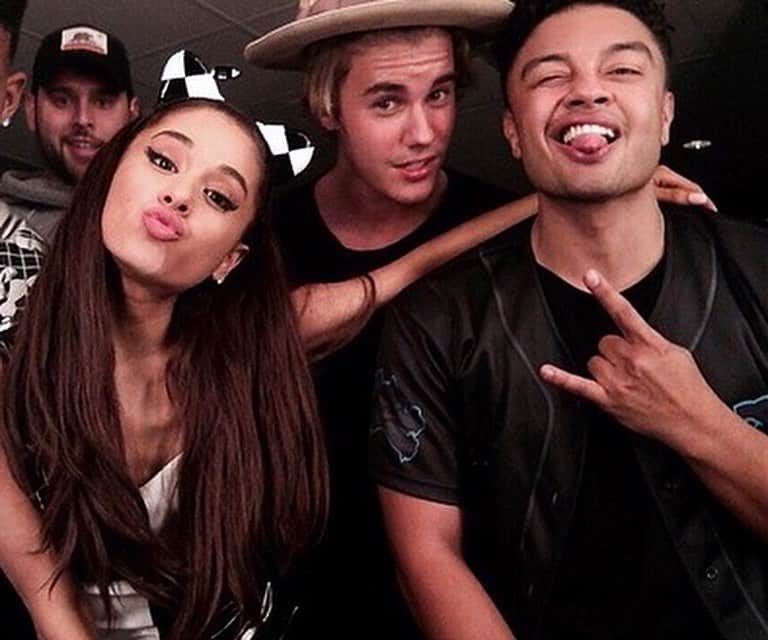 Alfredo Floresさんのインスタグラム写真 - (Alfredo FloresInstagram)「3 of us are born in June, the other in March #26on26 love u @arianagrande」6月27日 8時30分 - alfredoflores