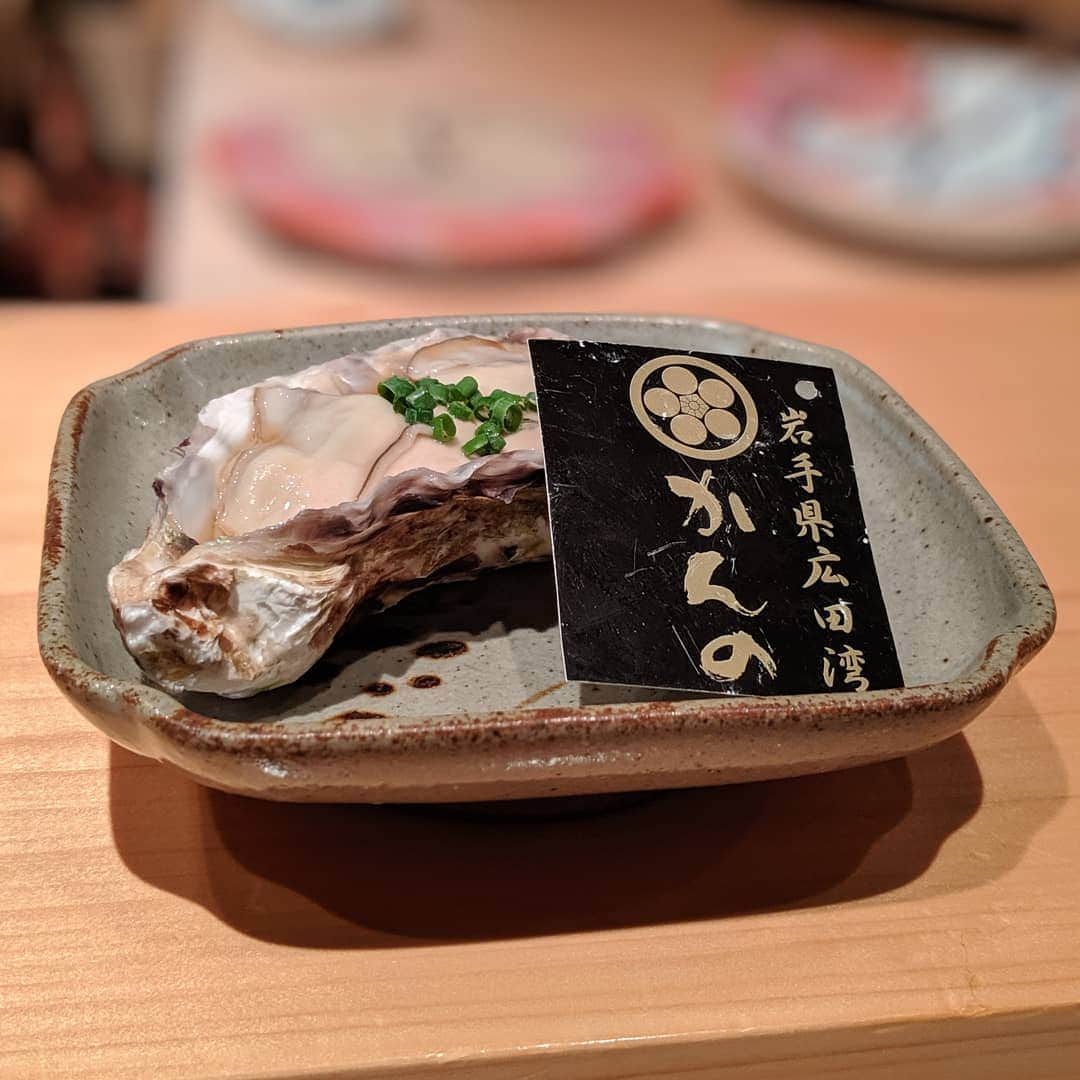 Masayasu Moritaさんのインスタグラム写真 - (Masayasu MoritaInstagram)「#牡蠣 #カキ #oyster #目黒グルメ #tokyo #東京 #鮨 #もりたま飯 #foodie #foodgasm #foodphotography #foodstagram #美食 #delicious #tasty #instafood #グルメ #food #yummy #foodporn #デリスタグラマー #グルメな人と繋がりたい #寿司好きな人と繋がりたい」6月27日 8時37分 - masayasumorita